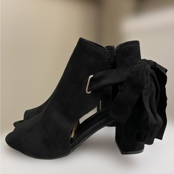 JustFab Karine Black Suede Open Toed Block Heeled Booties with Bow (Size: 11)