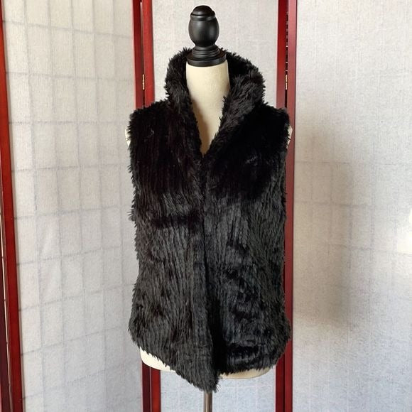 Bagatelle Black Faux Fur Trending “Mob Wife” Vest w/Nylon Lining (Size: Small)