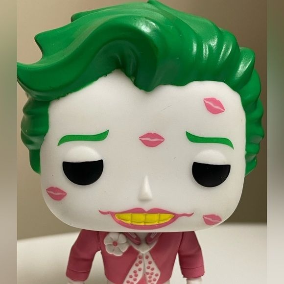 Funko POP! DC Comics Bombshells Hero’s Series The Joker Pink & White MUAH!