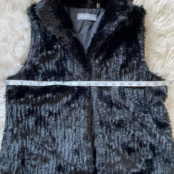Bagatelle Black Faux Fur Trending “Mob Wife” Vest w/Nylon Lining (Size: Small)