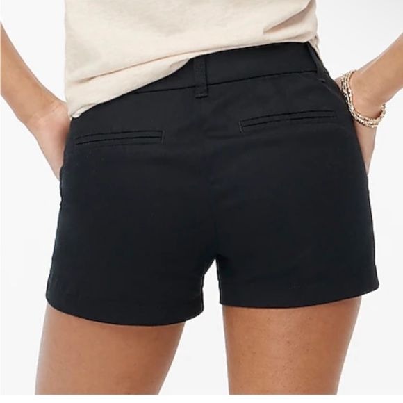 5/$25 J. Crew Black “Chino” Broken In Khaki Shorts (Size: 4)
